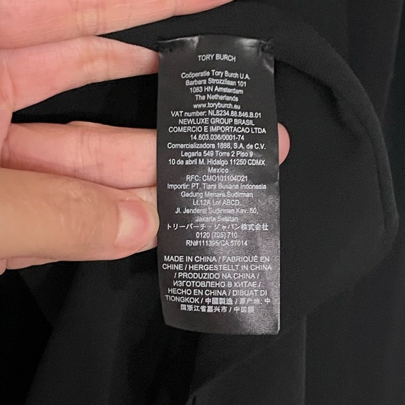 TORY BURCH Black Sleeveless Blouse Bow Gold Button Hardware Emblem 100% Silk 14 - Picture 5 of 8